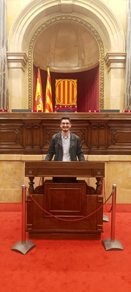 Graduado MAGIET Sr. Leandro Ampuero cursa el Doctorado en Ingeniería y Ciencias Aplicadas de la Universidad de Barcelona, España